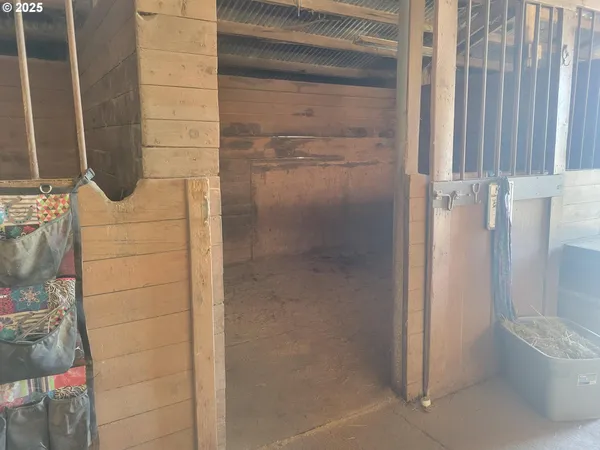 $895,000 | 32650 Oester Road, Warren, OR 97053