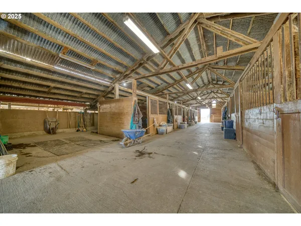 $895,000 | 32650 Oester Road, Warren, OR 97053