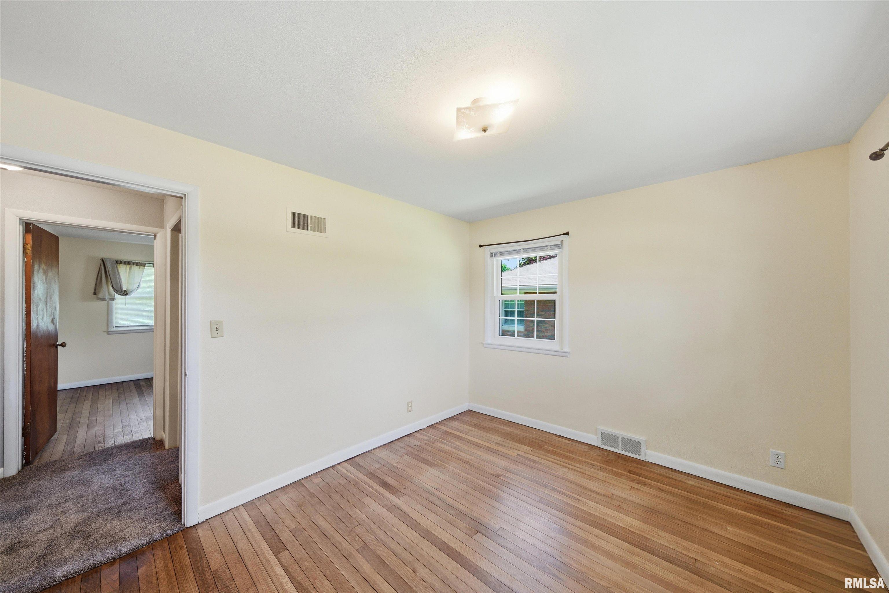 5203 North Sheridan Road Peoria, IL 61614 - Photo 15 of 31