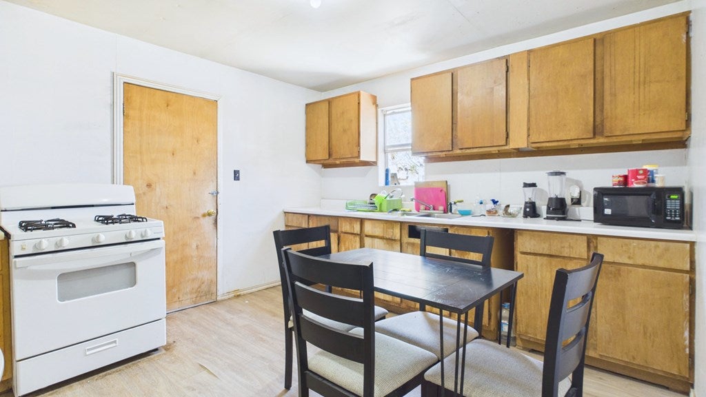718 South Locust Street Pecos, TX 79772 - Photo 7 of 17 Gallery Image 7