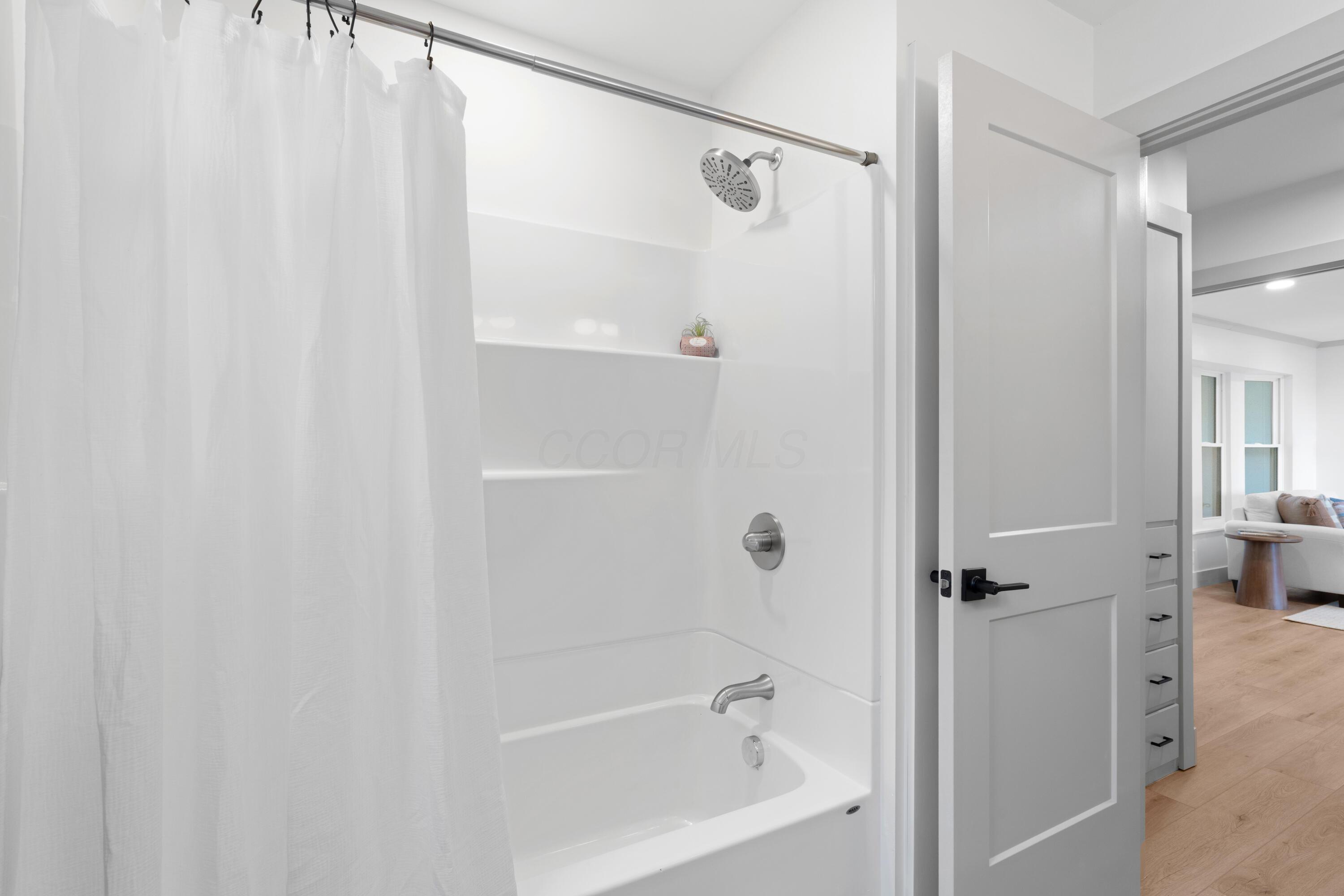2812 North Star Road Columbus, OH 43221 - Photo 25 of 47 dsc07605