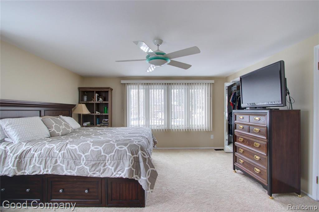 35190 Spring Hill Road Farmington Hills, MI 48331 - Photo 33 of 53