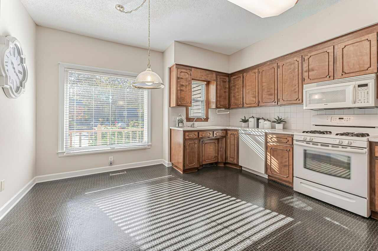 2616 Sawmill Road Raleigh, NC 27613 - Photo 3 of 18 Photo 3