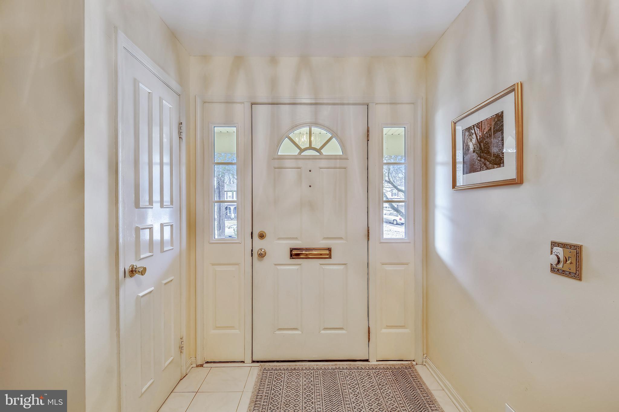 11811 Prestwick Road Potomac, MD 20854 - Photo 5 of 57 Entrance