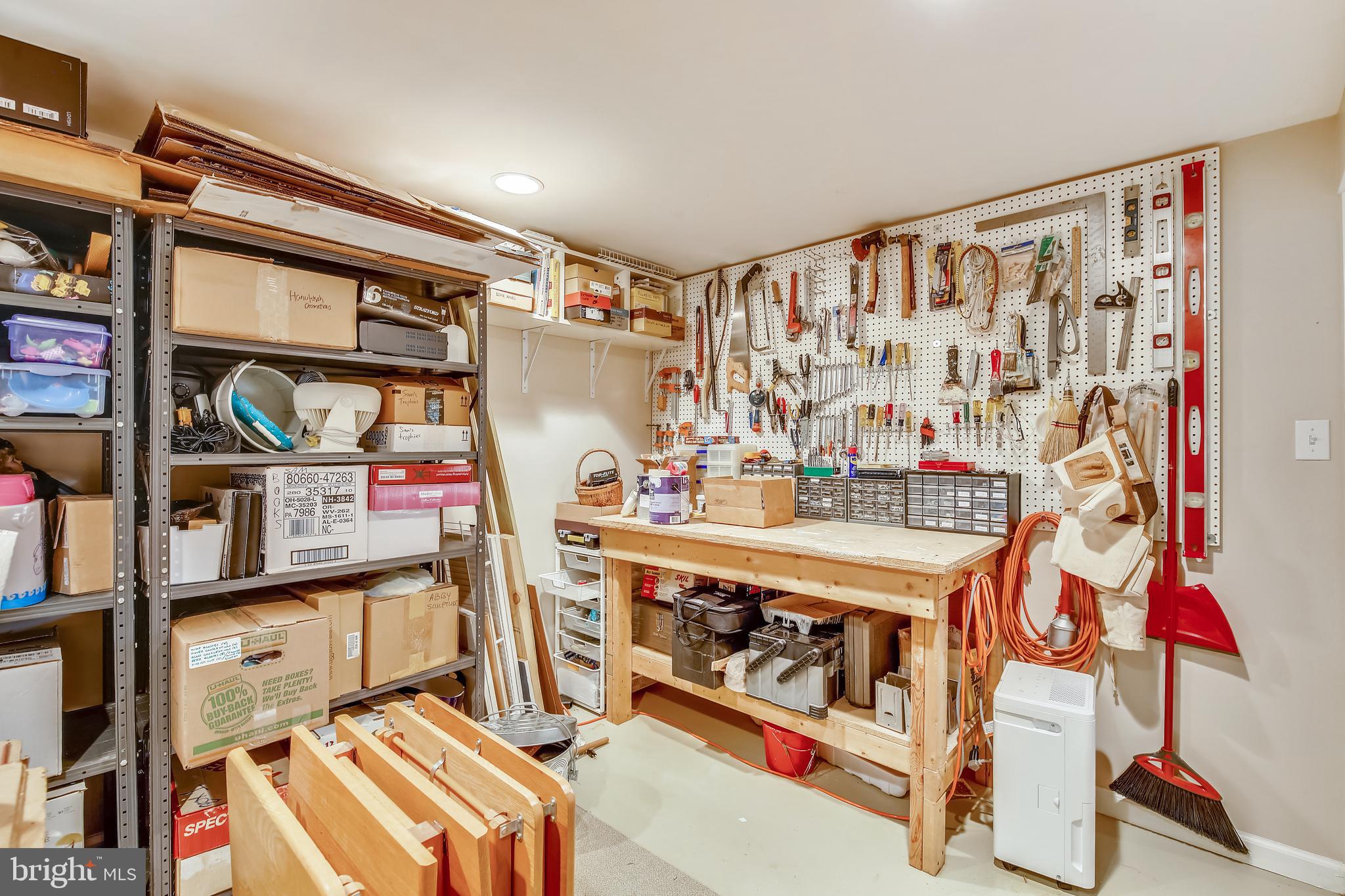 11811 Prestwick Road Potomac, MD 20854 - Photo 51 of 57 Storage + Work Space