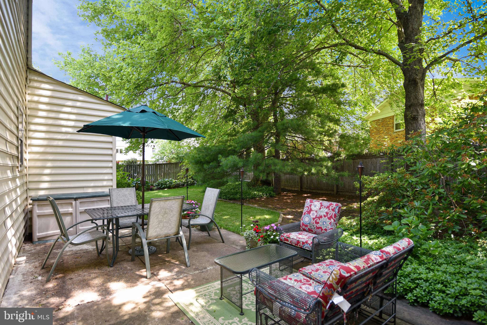 11811 Prestwick Road Potomac, MD 20854 - Photo 56 of 57 Back Patio