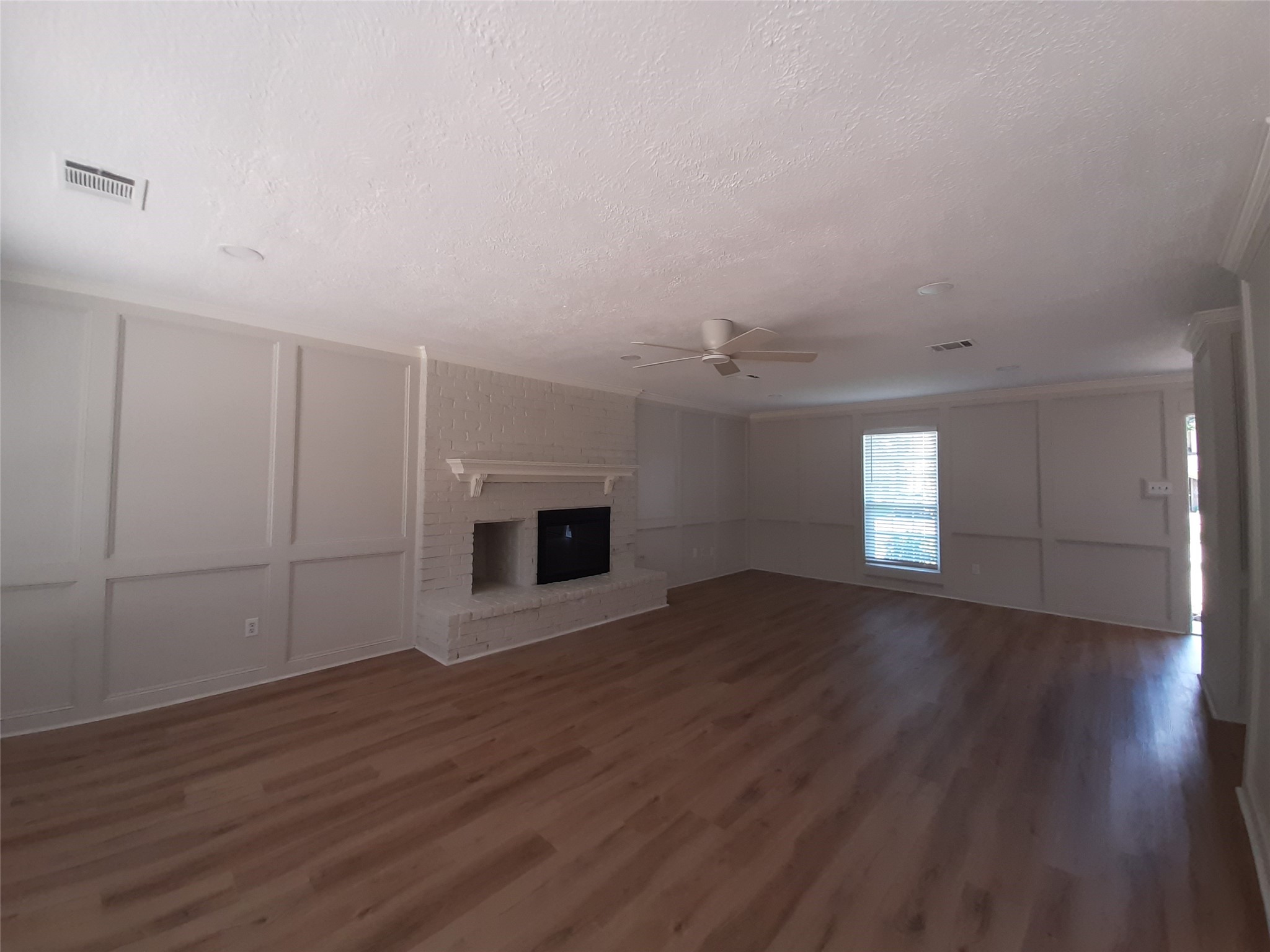 5310 Glenmere Lane Spring, TX 77379 - Photo 7 of 31