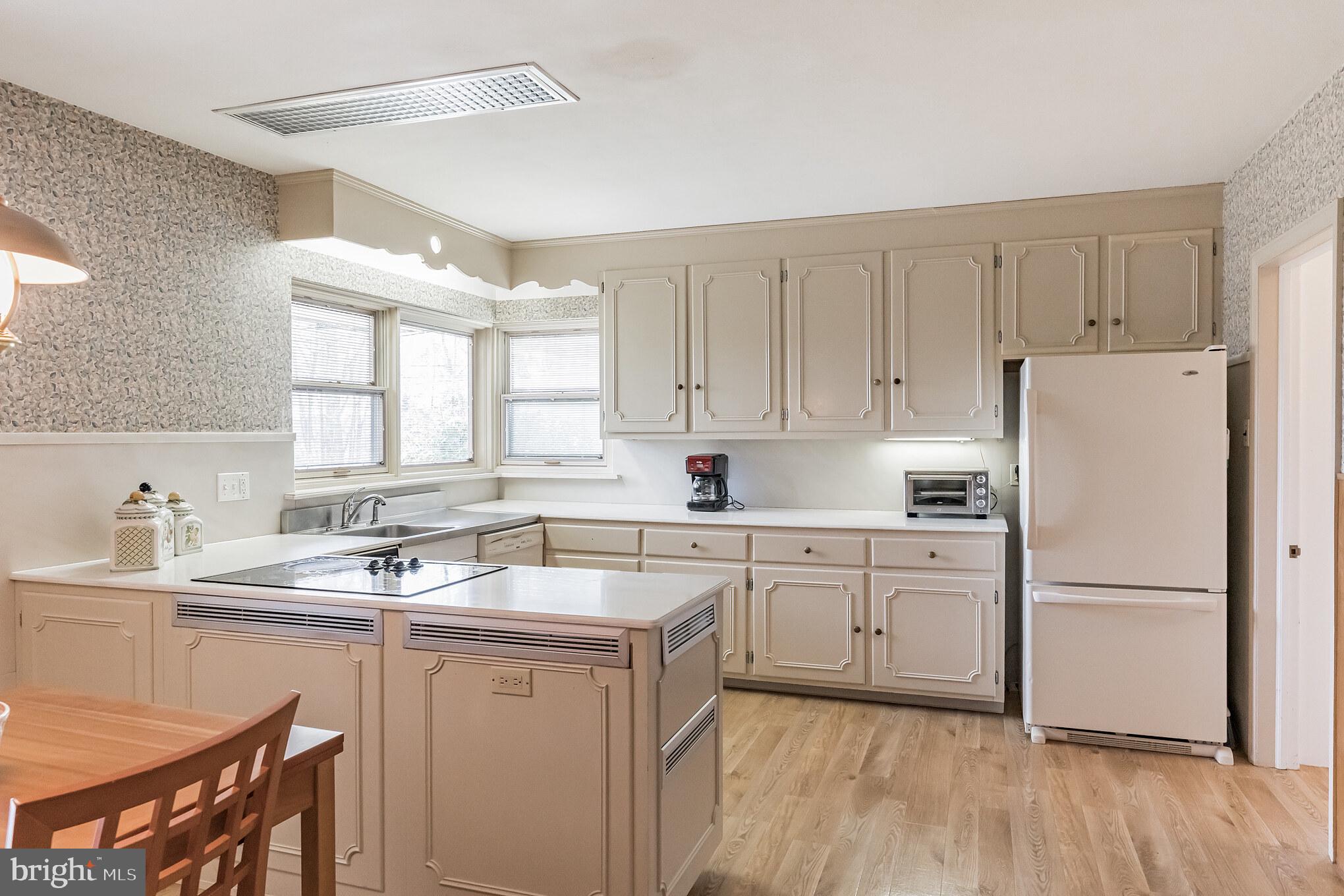 701 Sunset Road Glenside, PA 19038 - Photo 5 of 21 Gallery Image 5