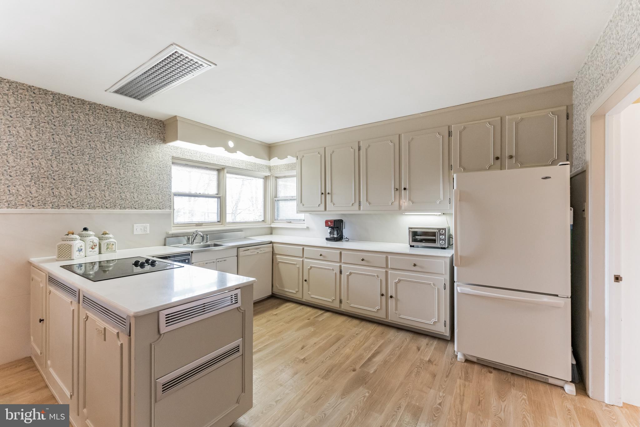 701 Sunset Road Glenside, PA 19038 - Photo 6 of 21 Gallery Image 6