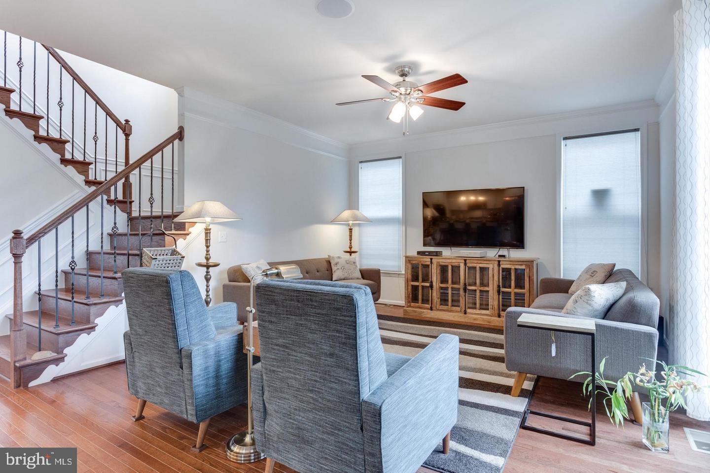 1005 Themis Street Southeast Leesburg, VA 20175 - Photo 15 of 32 Family Room Off Kitchen