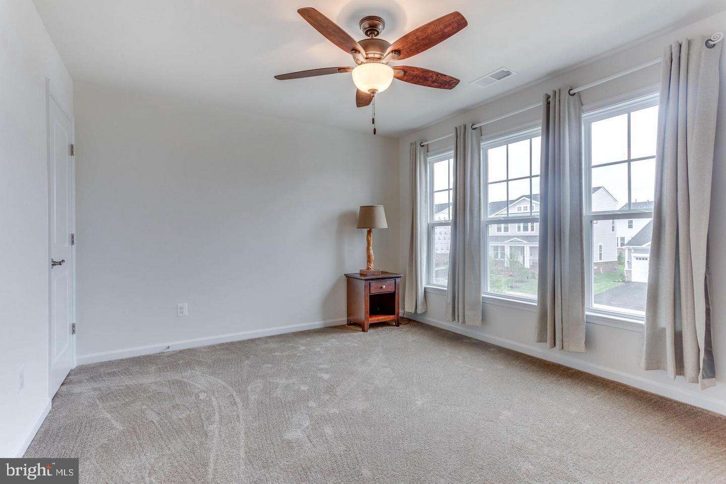 1005 Themis Street Southeast Leesburg, VA 20175 - Photo 24 of 32 Bedroom4