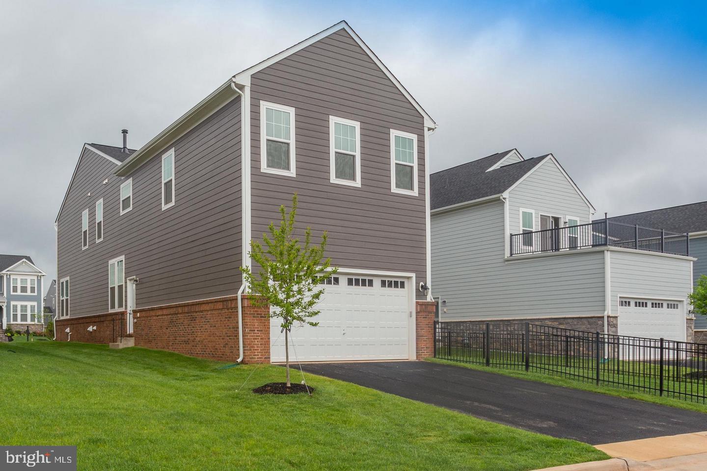 1005 Themis Street Southeast Leesburg, VA 20175 - Photo 29 of 32 Rear View/ Alley Way Garage Entrance