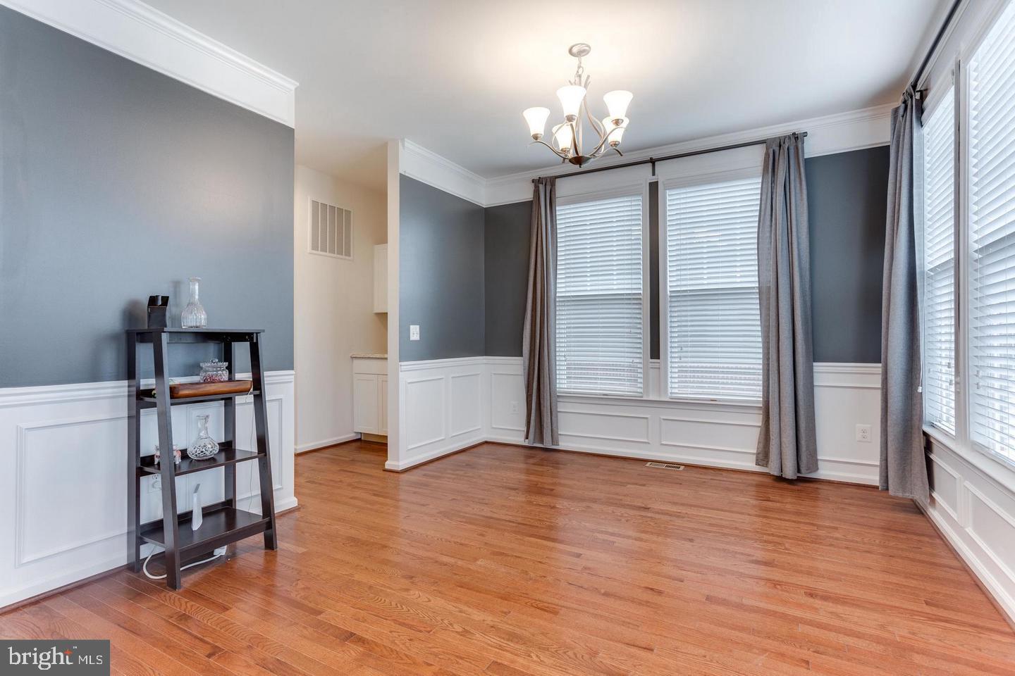 1005 Themis Street Southeast Leesburg, VA 20175 - Photo 7 of 32 Dining Room