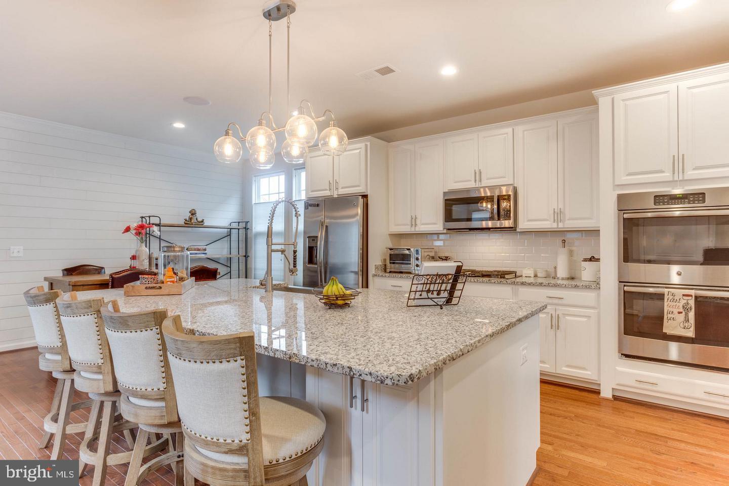 1005 Themis Street Southeast Leesburg, VA 20175 - Photo 8 of 32 Kitchen