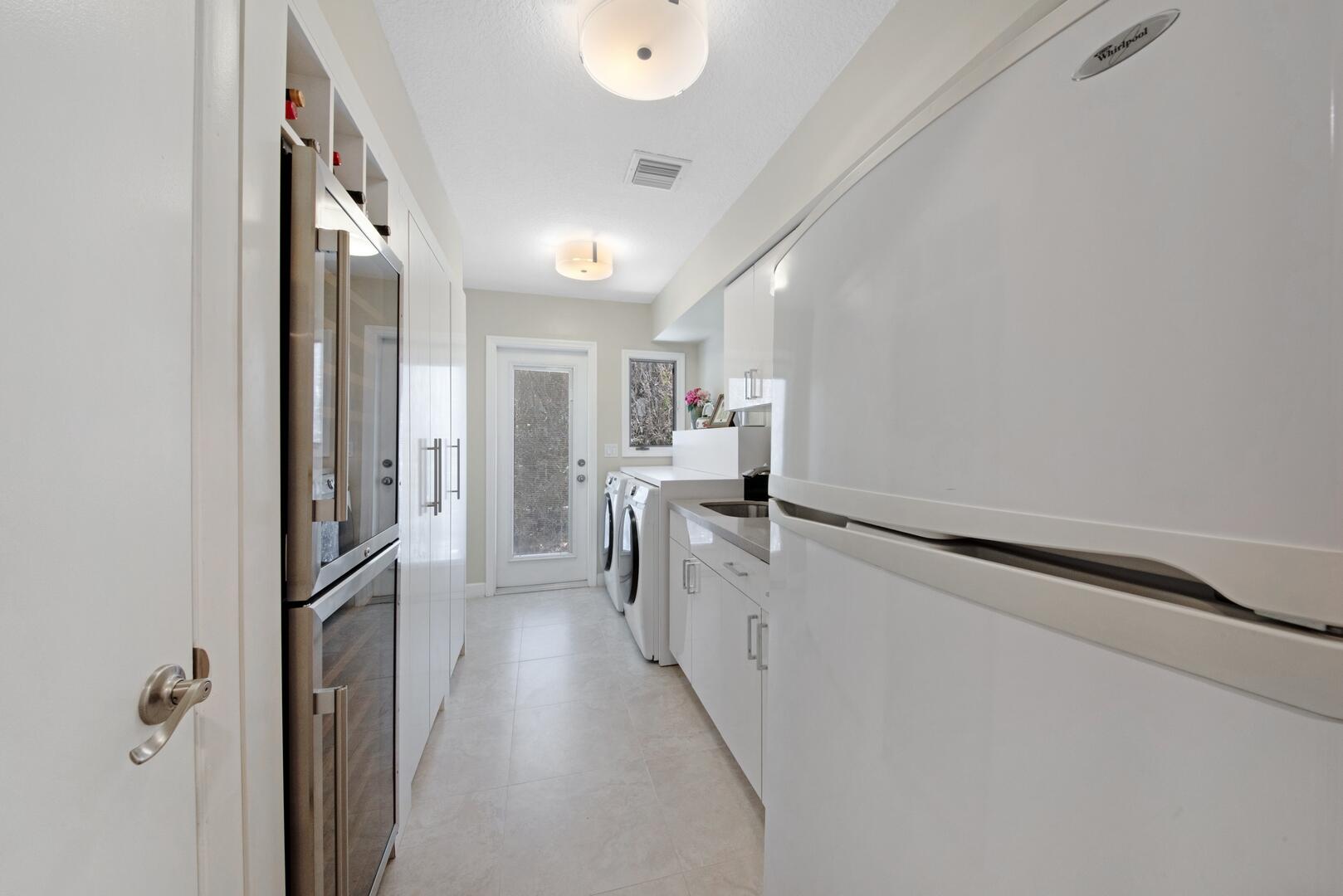 7 Inlet Cay Drive Ocean Ridge, FL 33435 - Photo 28 of 54 Laundry Room