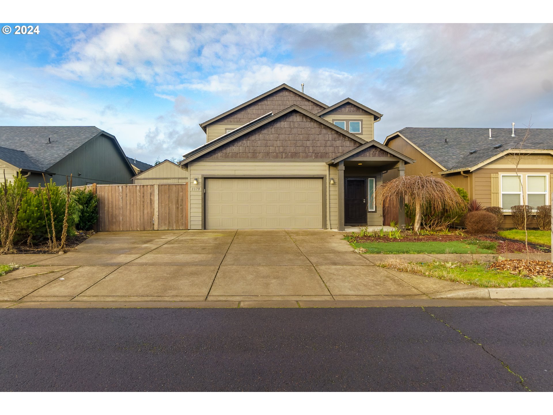 1879 Adelman Loop Eugene, OR 97402 - Photo 1 of 48 Gallery Image 1