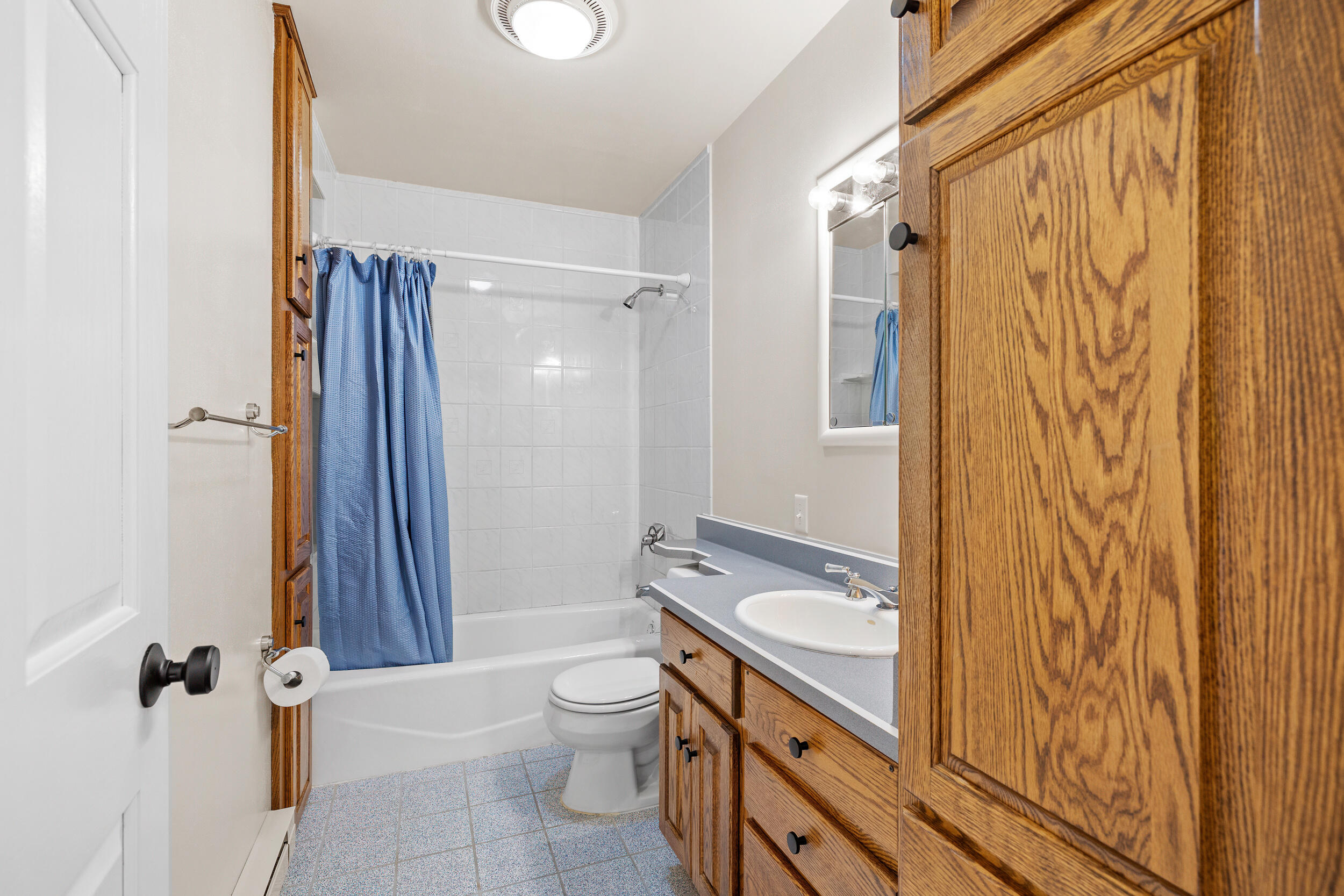526 Pinetree Road Kohler, WI 53044 - Photo 22 of 38 Upper Bathroom