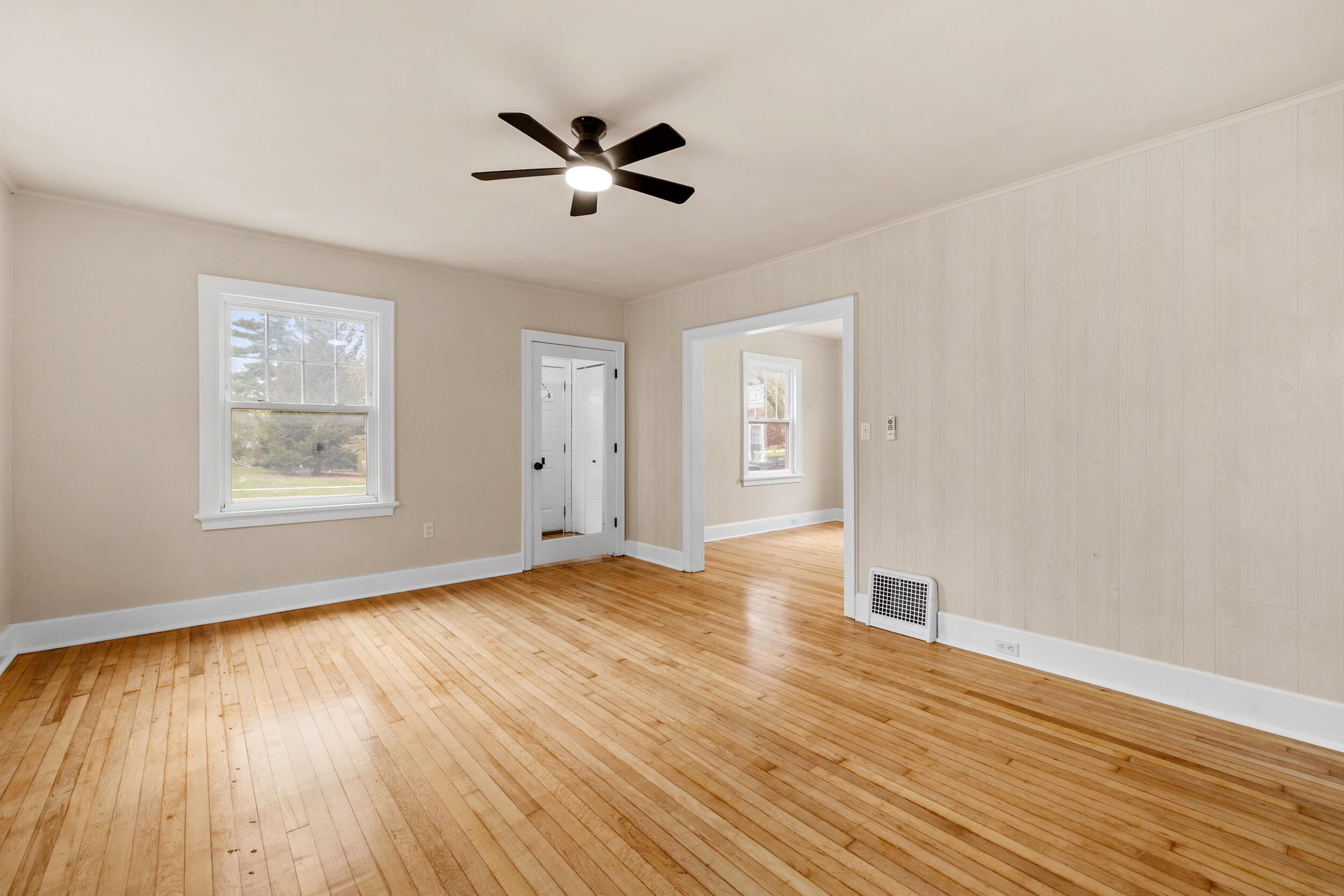 526 Pinetree Road Kohler, WI 53044 - Photo 3 of 38 Living Room