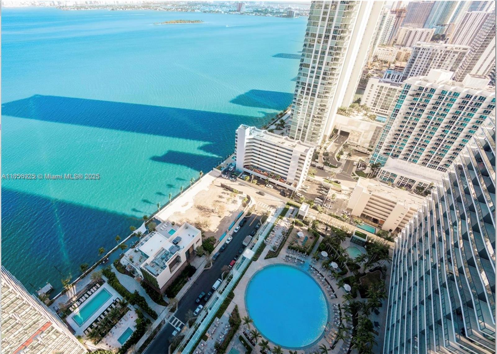 650 Northeast 32nd Street, Unit 4003 Miami, FL 33137 - Photo 20 of 32 a view of a balcony with chairs