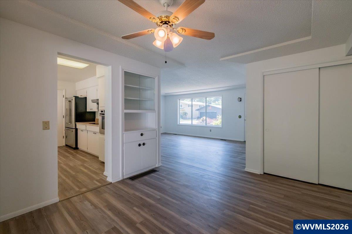18441 Southeast Clinton Street Gresham, OR 97030 - Photo 12 of 47