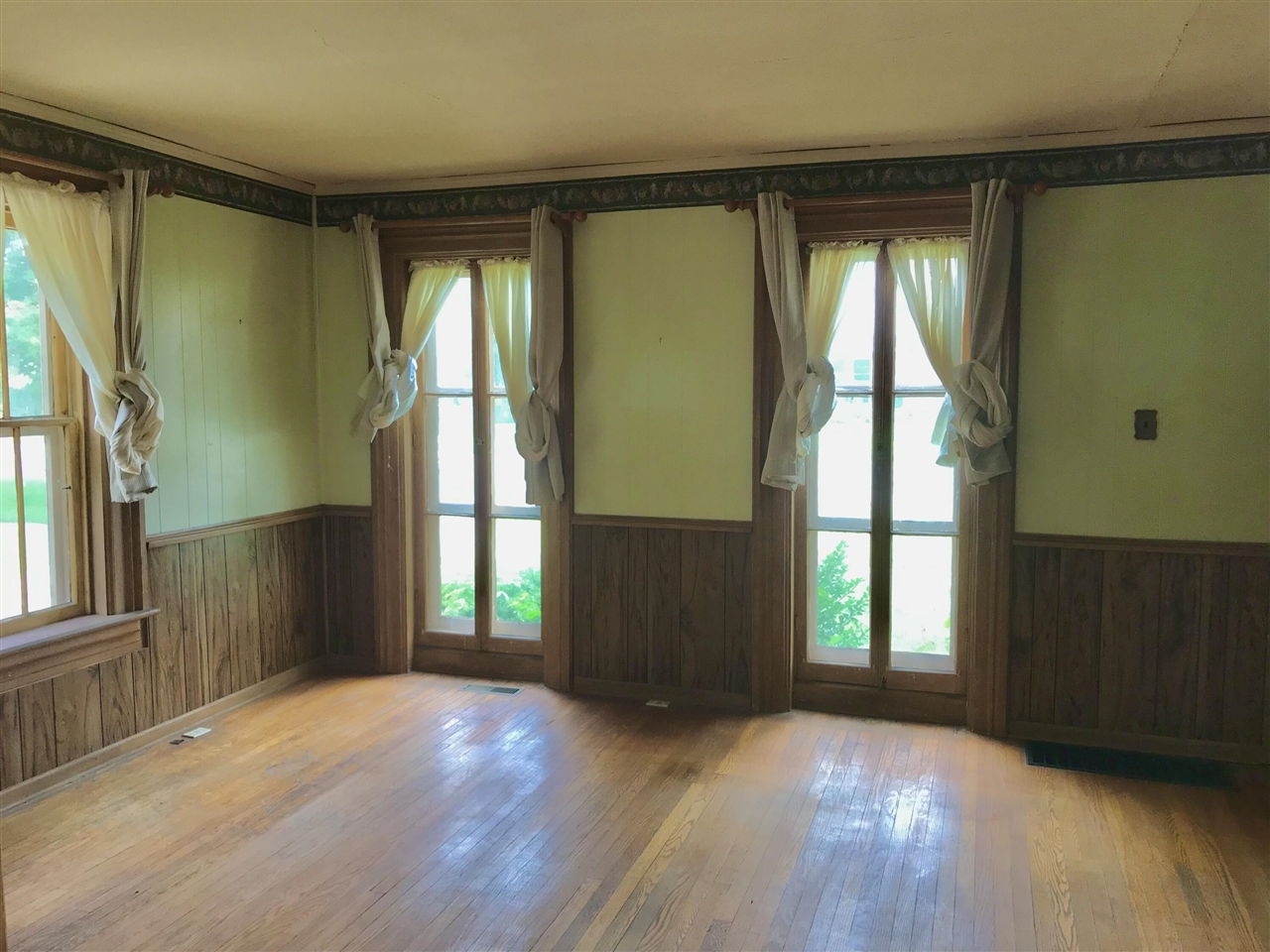 114 East Chicago Road White Pigeon, MI 49099 - Photo 11 of 23