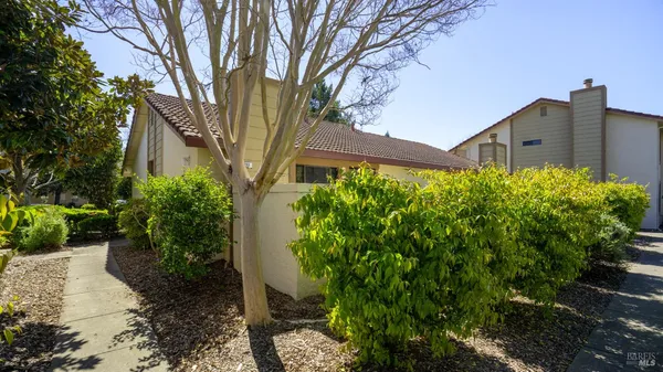 $515,000 | 240 Park Pl Drive, Petaluma, CA 94954