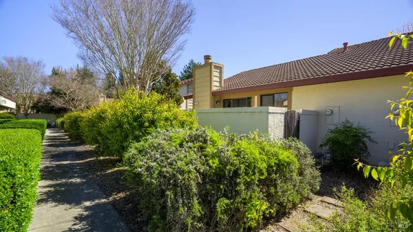 $515,000 | 240 Park Pl Drive, Petaluma, CA 94954