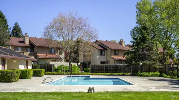 $515,000 | 240 Park Pl Drive, Petaluma, CA 94954