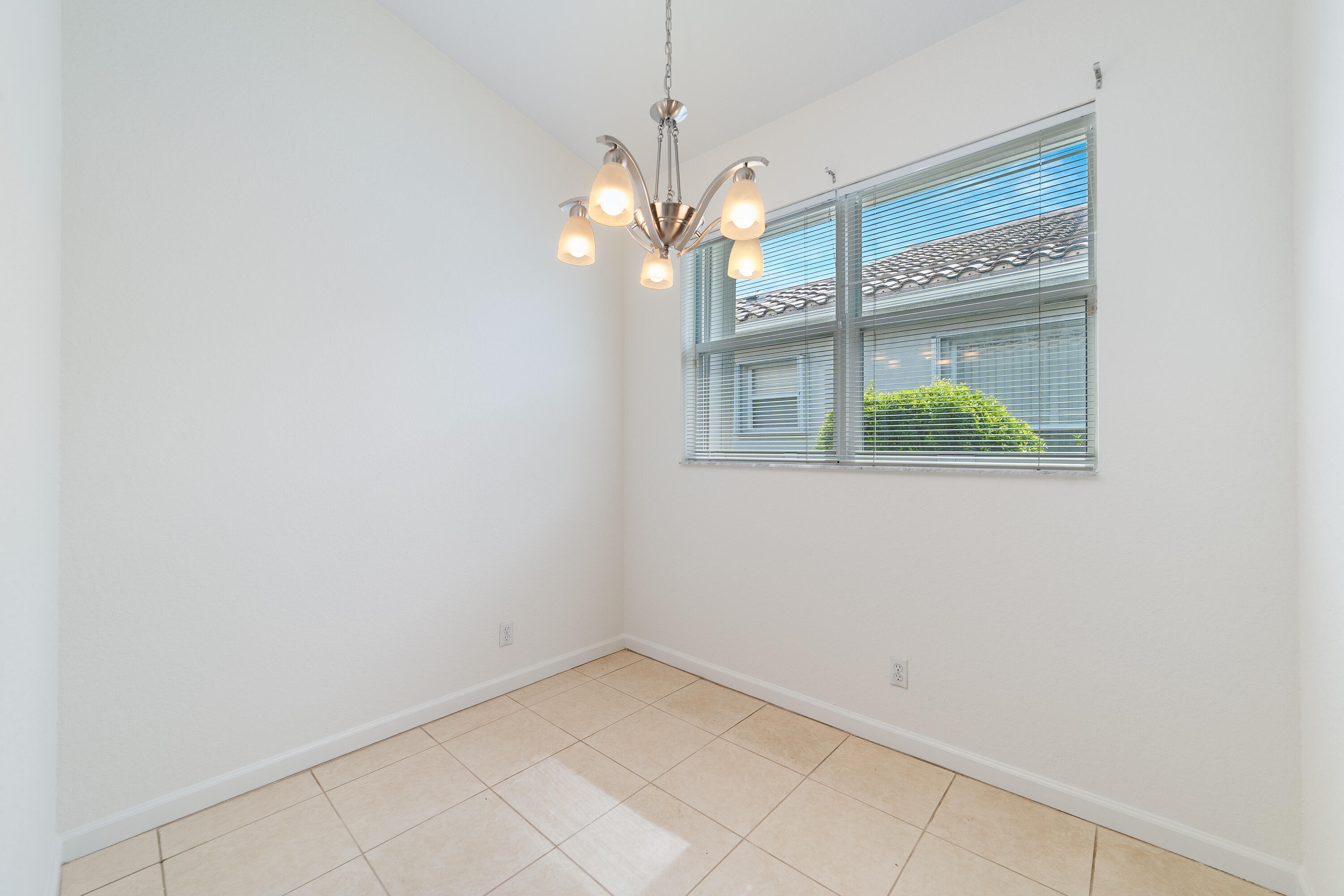 352 Springview Loop Port St. Lucie, FL 34986 - Photo 12 of 51 image0
