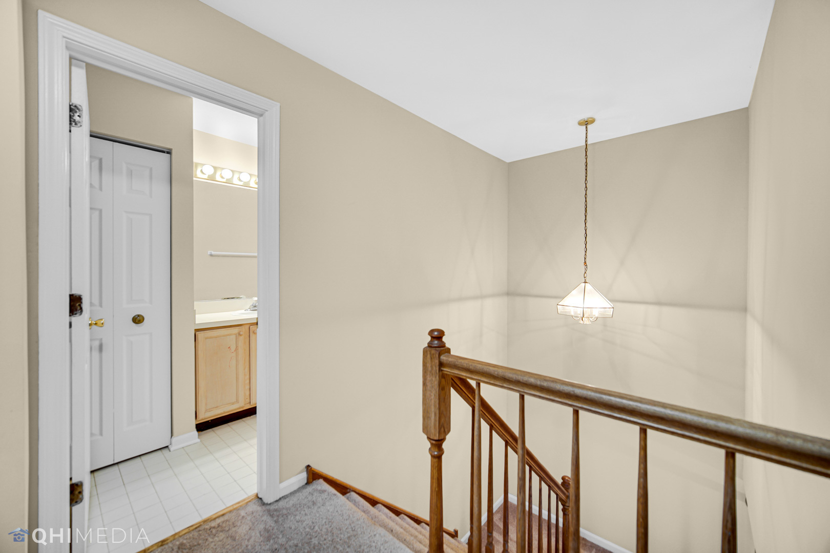1123 Coldspring Road, Unit 1123 Elgin, IL 60120 - Photo 16 of 23 a view of a hallway with entryway