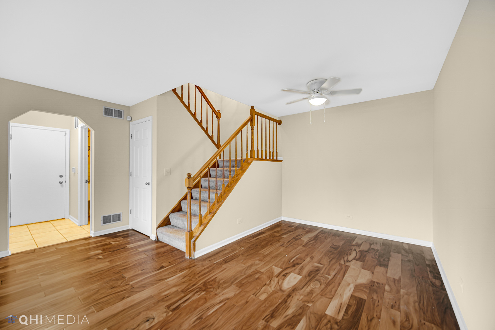 1123 Coldspring Road, Unit 1123 Elgin, IL 60120 - Photo 4 of 23 a view of entryway with wooden floor