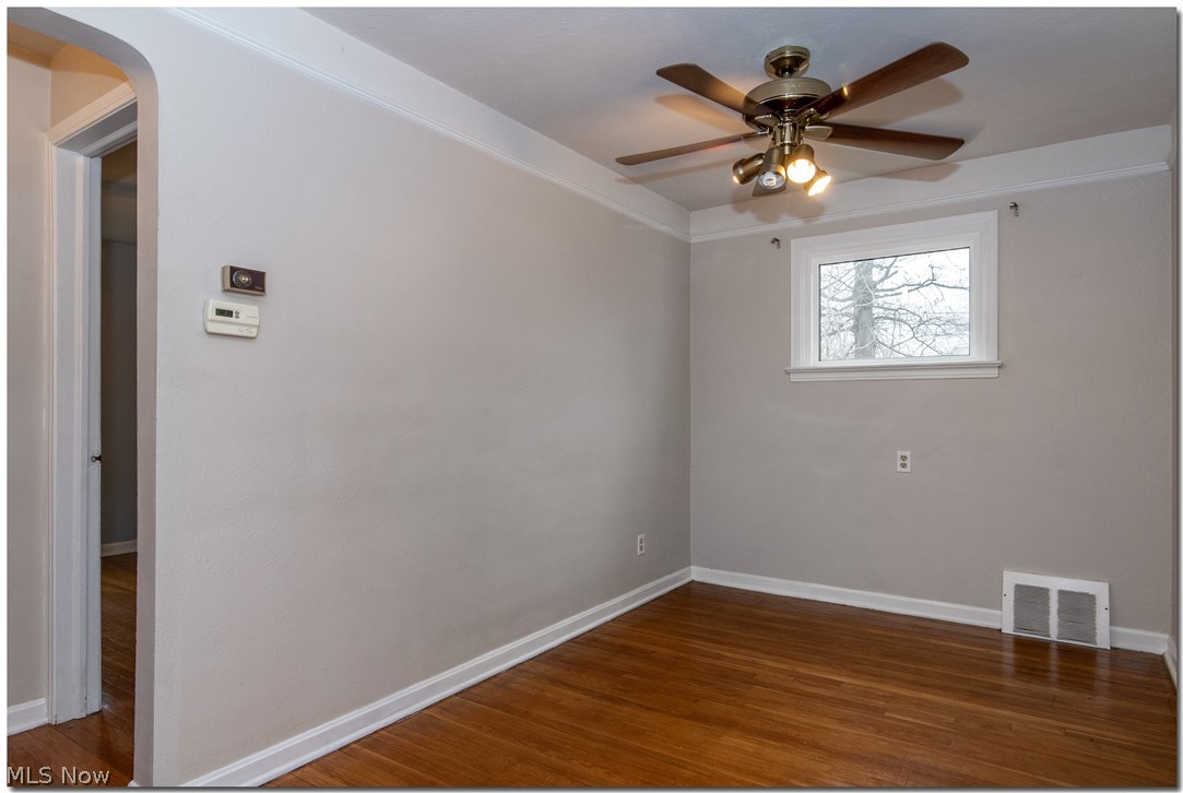 1091 Gordon Road Lyndhurst, OH 44124 - Photo 9 of 35