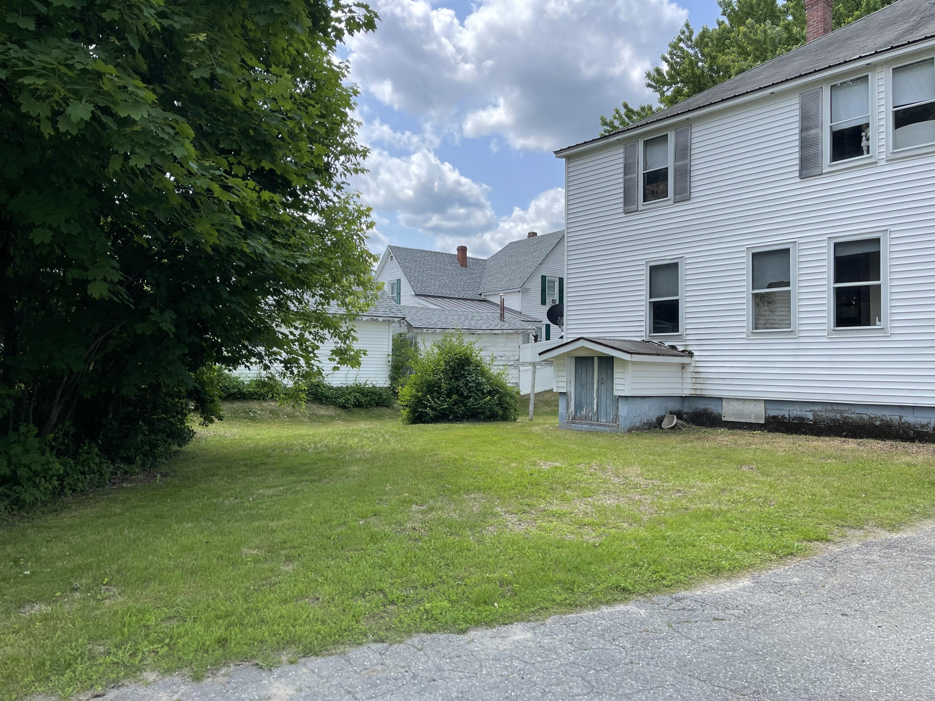 68 Prospect Street Millinocket, ME 04462 - Photo 5 of 55 IMG_1243
