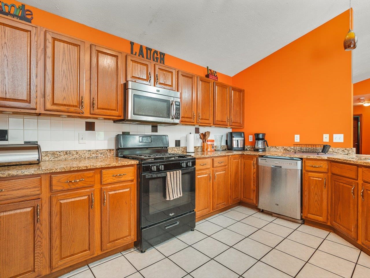 212 Rochester Road Northeast Poplar Grove, IL 61065 - Photo 13 of 39