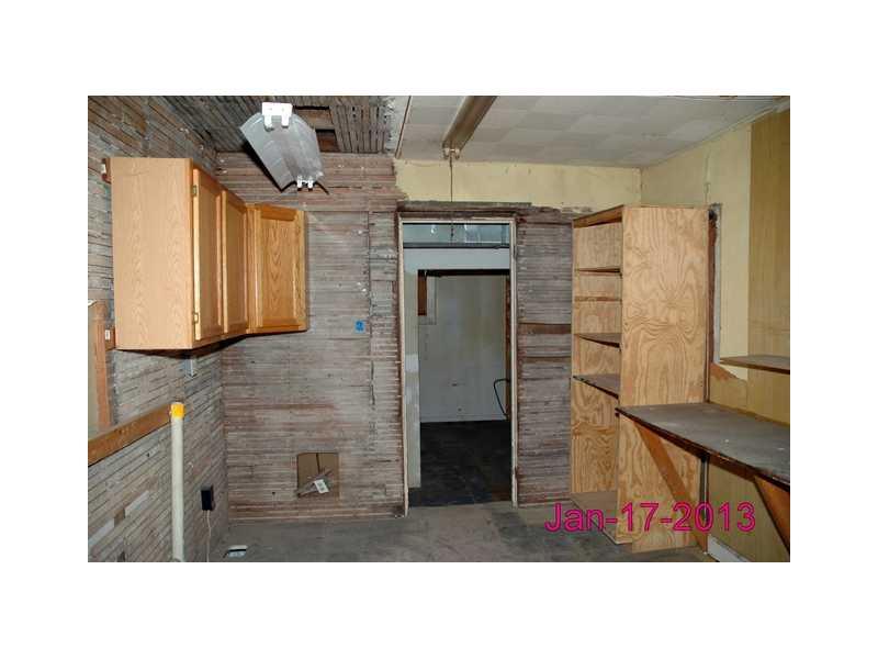 1410 East Thompson Road Indianapolis, IN 46227 - Photo 4 of 7 Gallery Image 4