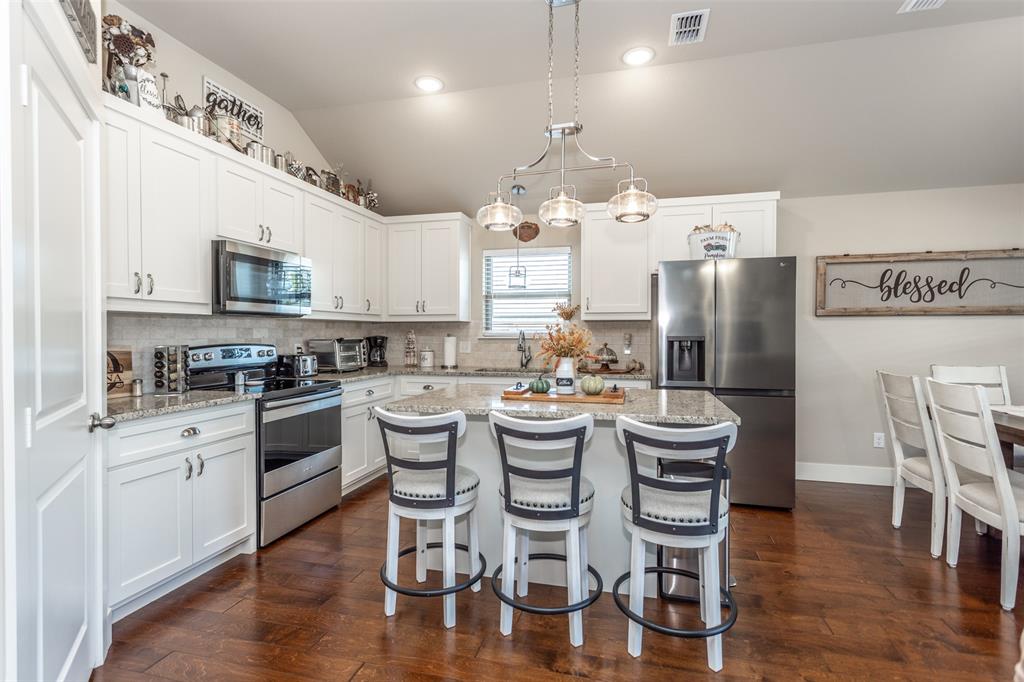513 Pathfinder Street Collinsville, TX 76233 - Photo 7 of 40