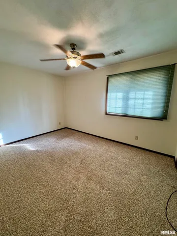 $1,225 | 1299 48th Avenue, Unit 5, East Moline, IL 61244