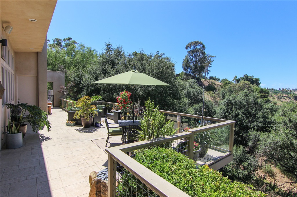 1562 Wilt Road Fallbrook, CA 92028 - Photo 2 of 24