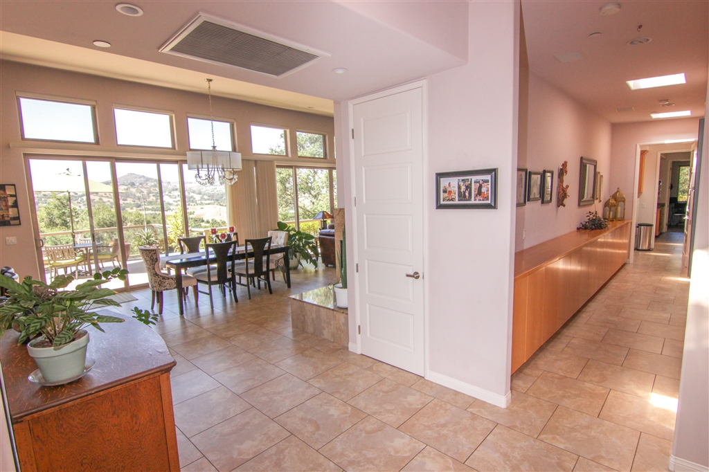 1562 Wilt Road Fallbrook, CA 92028 - Photo 15 of 24