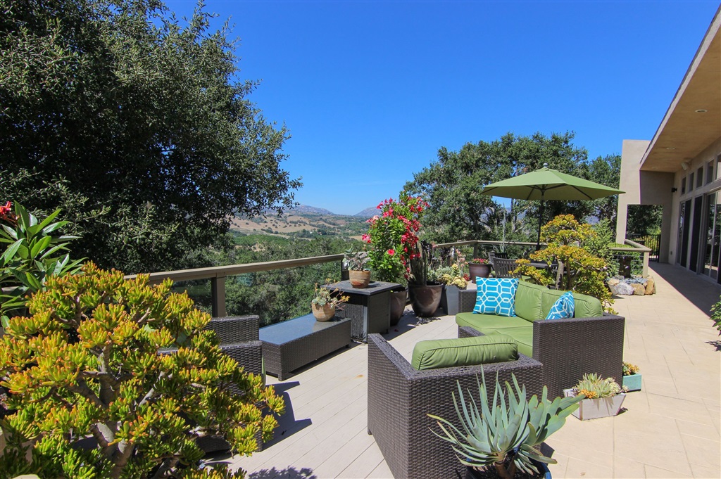 1562 Wilt Road Fallbrook, CA 92028 - Photo 3 of 24