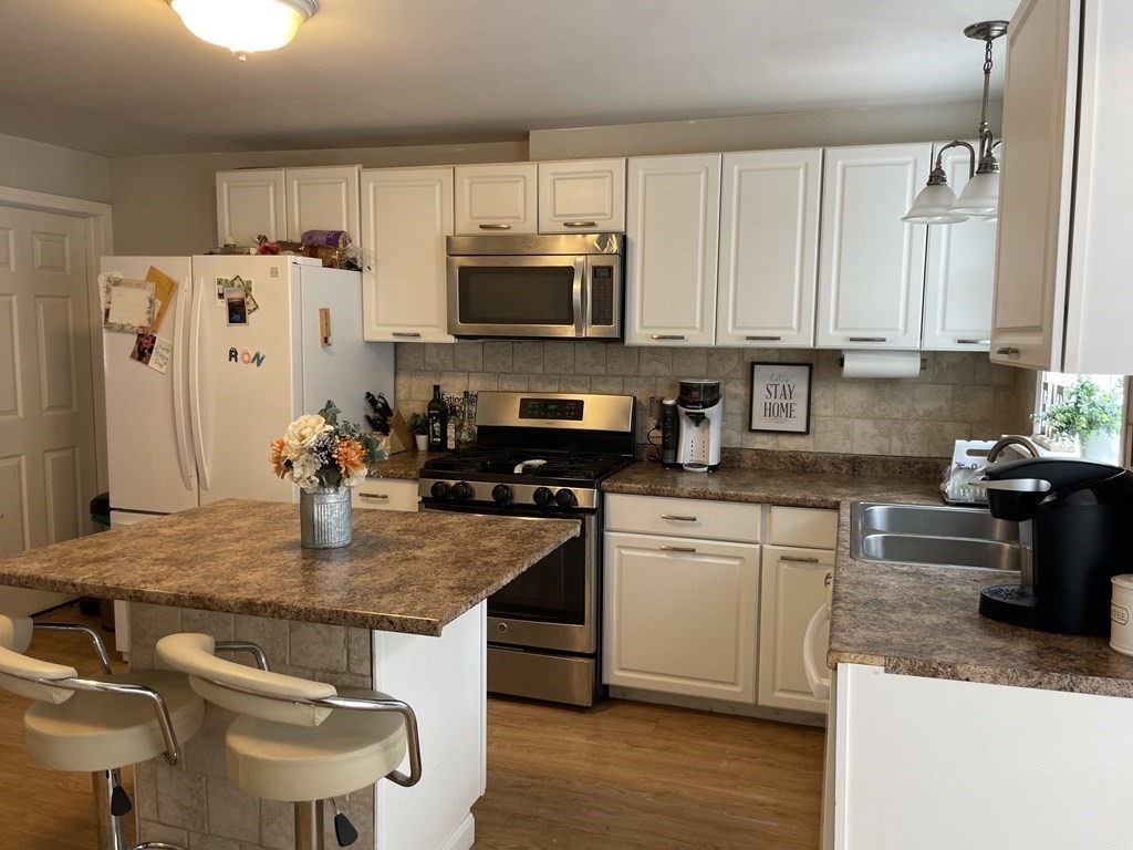 285 Providence Road Grafton, MA 01560 - Photo 5 of 23 Gallery Image 5