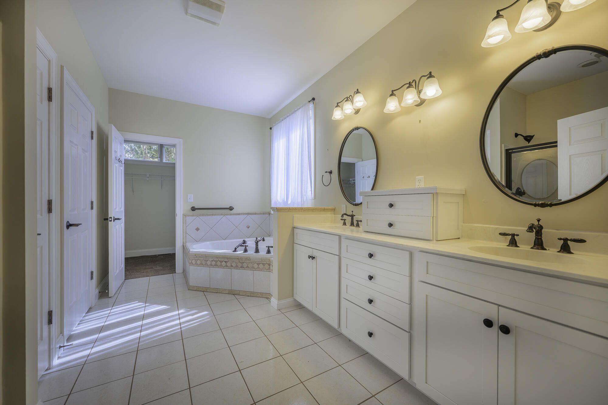 120 Springridge Lane Fairfield, VA 24435 - Photo 37 of 56 Primary Bath with Jetted Tub, Shower, Double Vanity, W.I.C., Linen closet