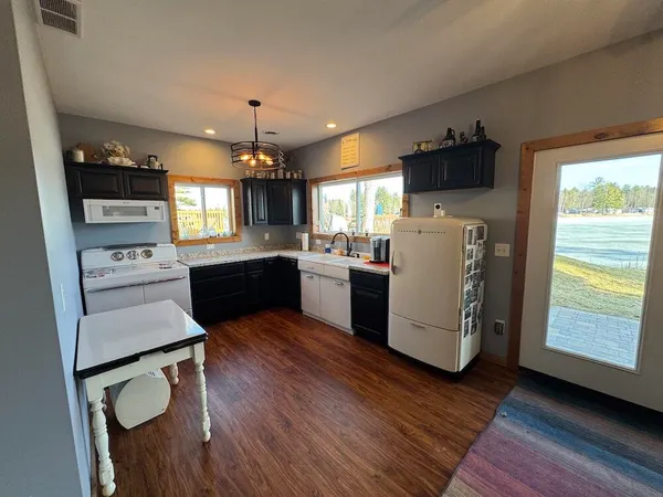 $569,900 | 3388 East Pinecrest Drive, Gladwin, MI 48624