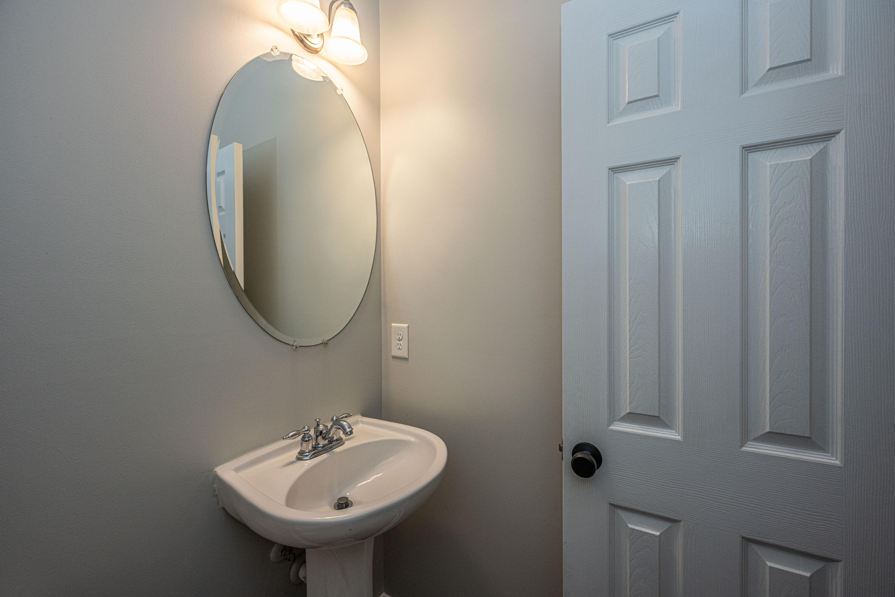 123 Walden Ridge Way Summerville, SC 29485 - Photo 18 of 34 Half Bathroom