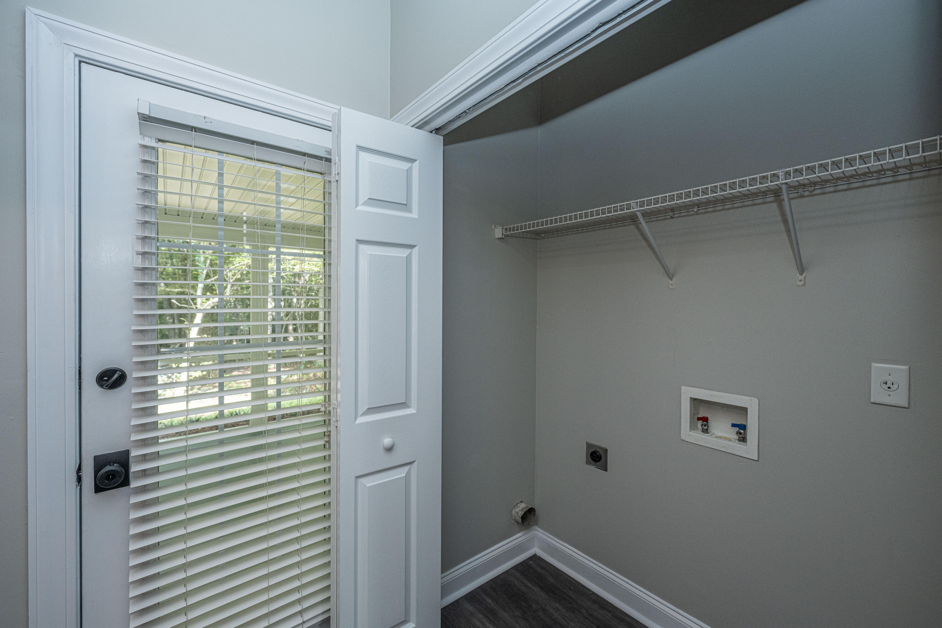 123 Walden Ridge Way Summerville, SC 29485 - Photo 19 of 34 Downstairs Laundry