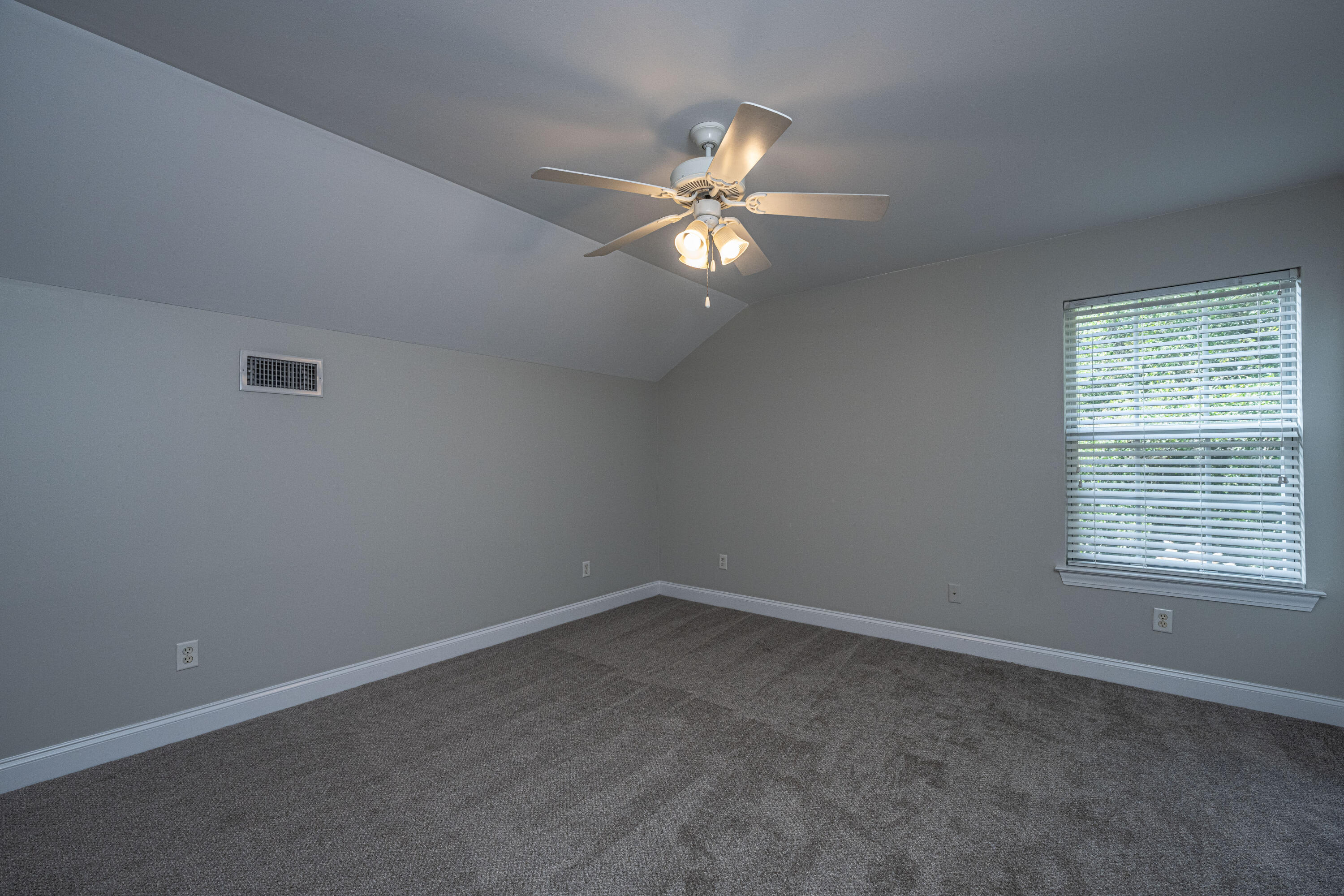 123 Walden Ridge Way Summerville, SC 29485 - Photo 21 of 34 2nd Bedroom (Upstairs)