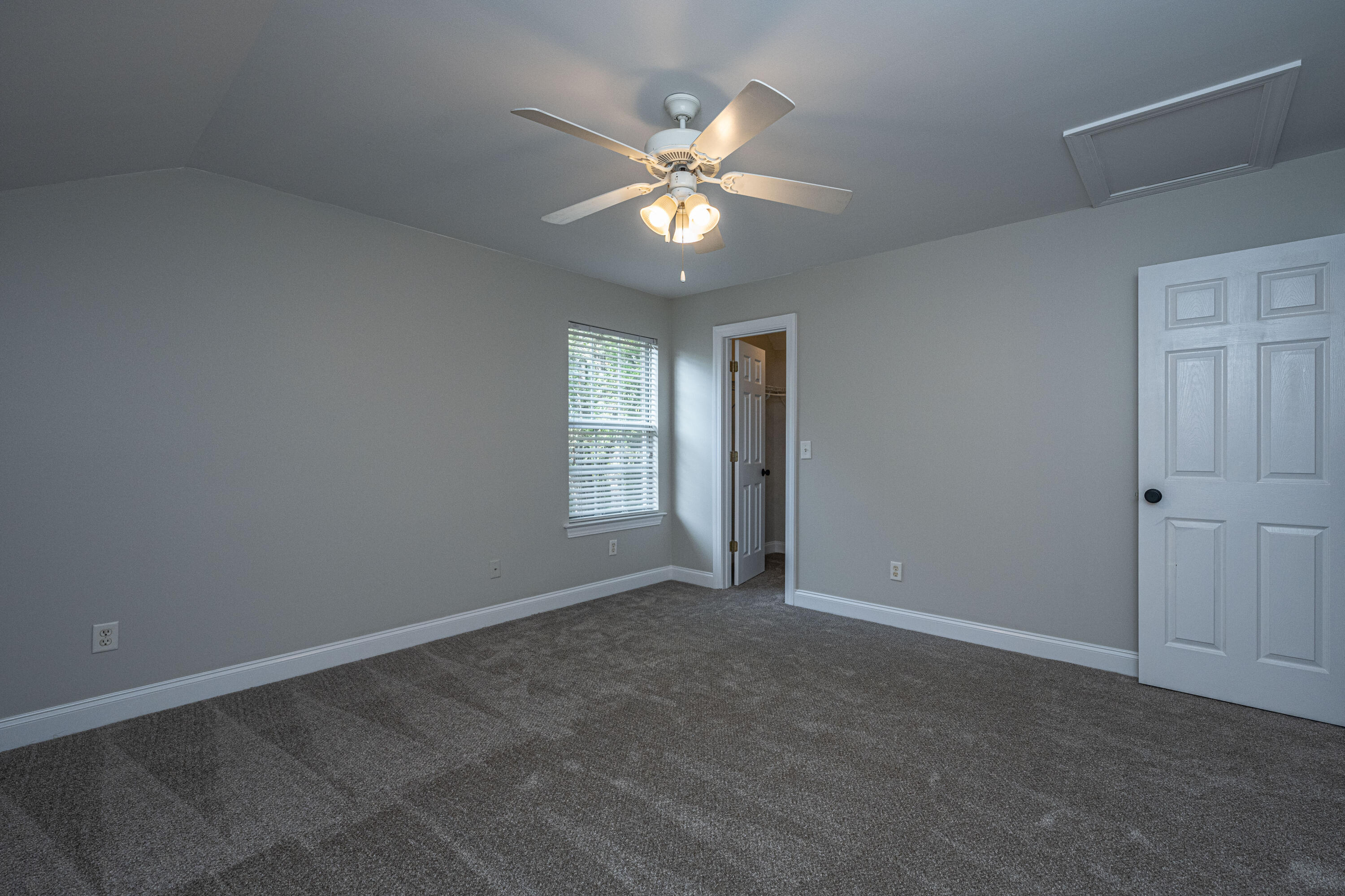 123 Walden Ridge Way Summerville, SC 29485 - Photo 22 of 34 2nd Bedroom (Upstairs