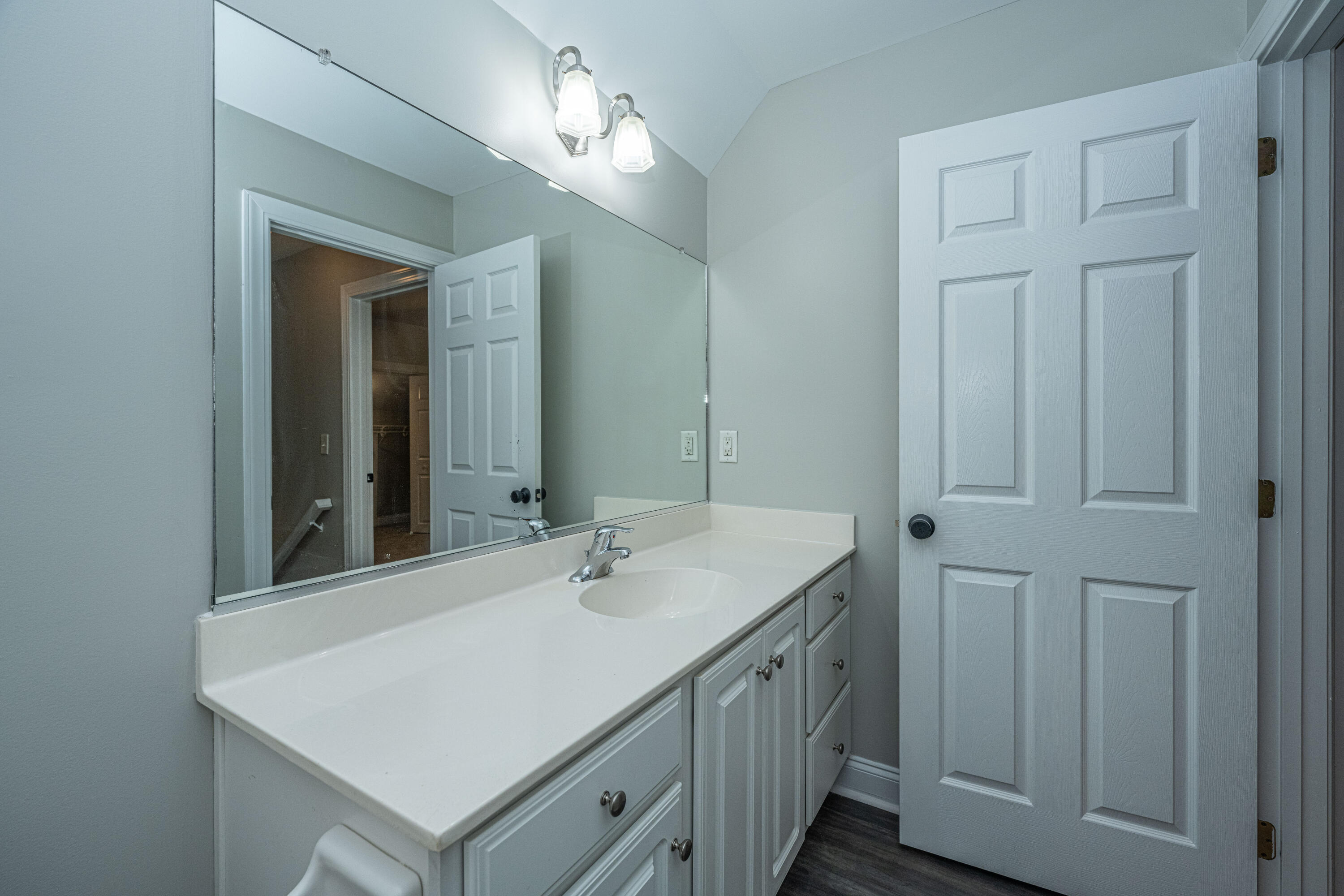 123 Walden Ridge Way Summerville, SC 29485 - Photo 24 of 34 Guest Full Bathroom Upstairs