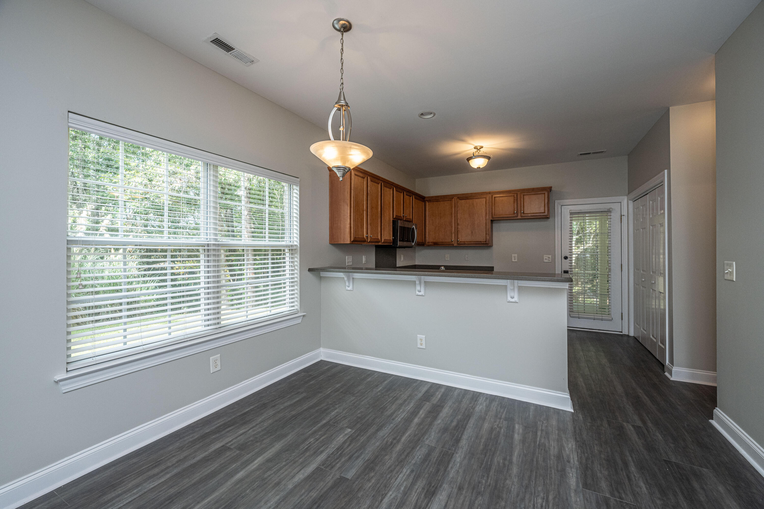 123 Walden Ridge Way Summerville, SC 29485 - Photo 9 of 34 Dinette