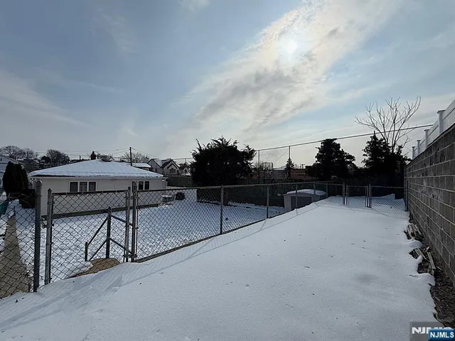 $650,000 | 521 Weart Avenue, Lyndhurst, NJ 07071